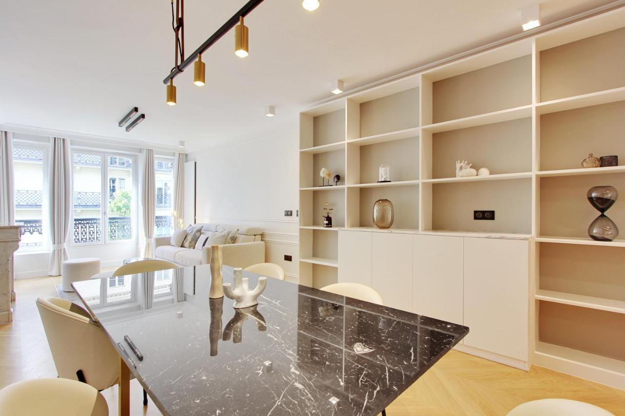 Stunning Apartment With View At The Very Heart Of Parigi Esterno foto