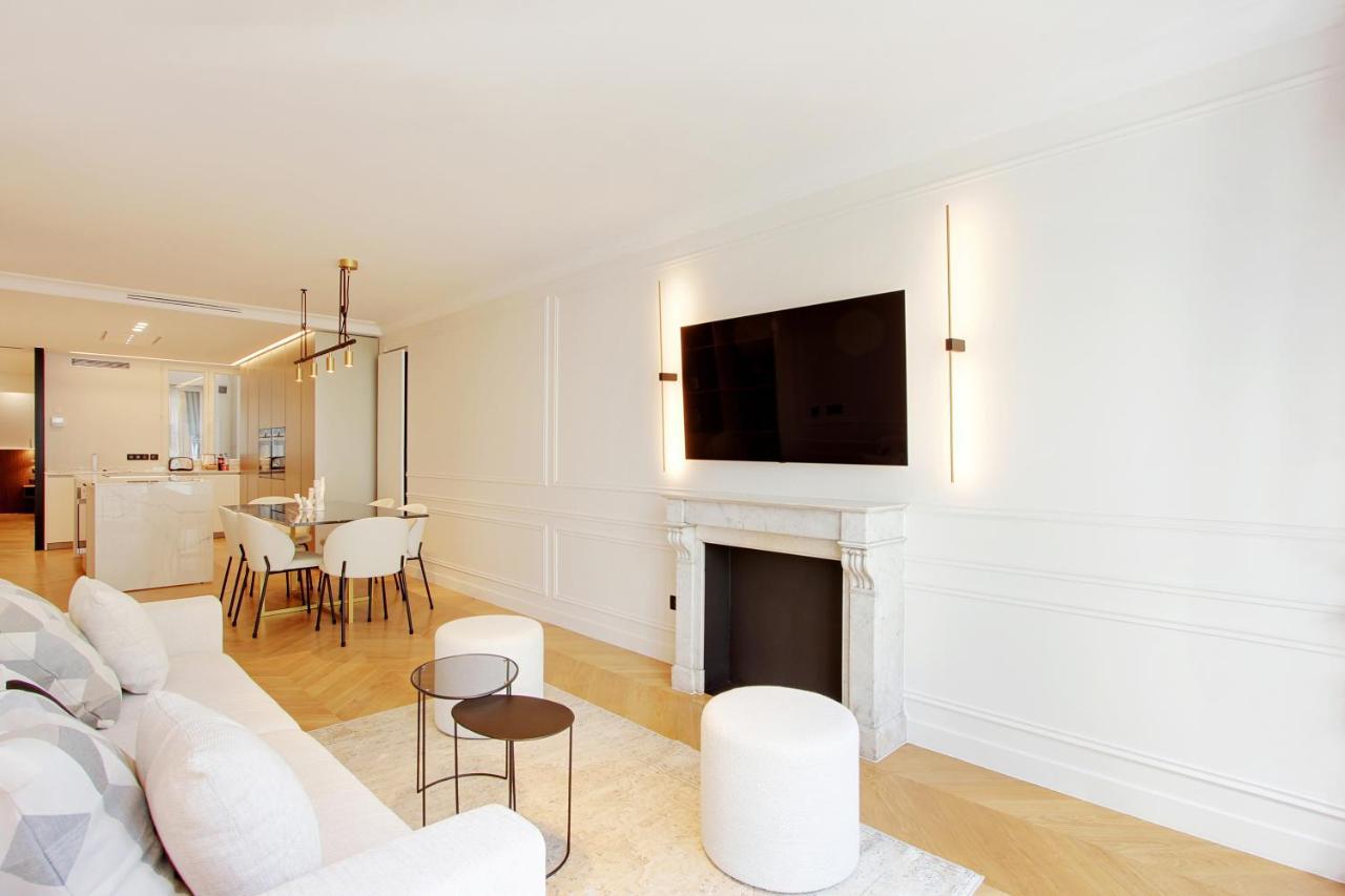 Stunning Apartment With View At The Very Heart Of Parigi Esterno foto