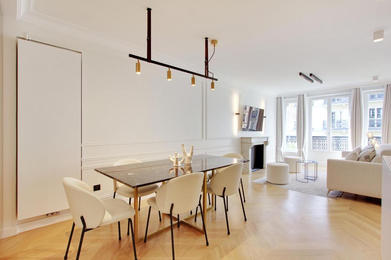 Stunning Apartment With View At The Very Heart Of Parigi Esterno foto